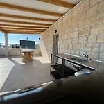 Maci Villa *